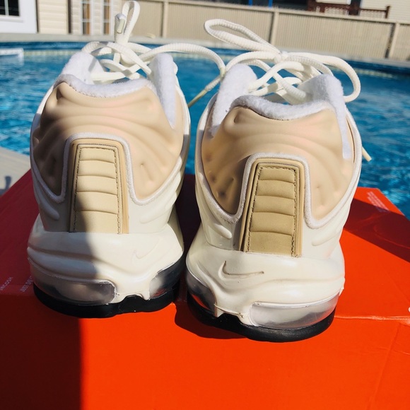 Air Max Deluxe SE. Size 12. New in box - Picture 3 of 4